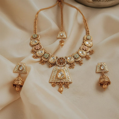 Antique Gold Necklace 00018